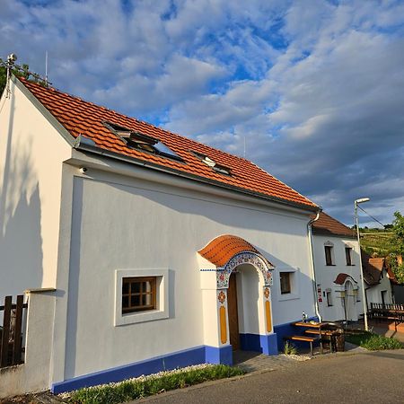Pod Vinohradem - Apartmany & Vinne Sklepy Mutěnice Exteriér fotografie