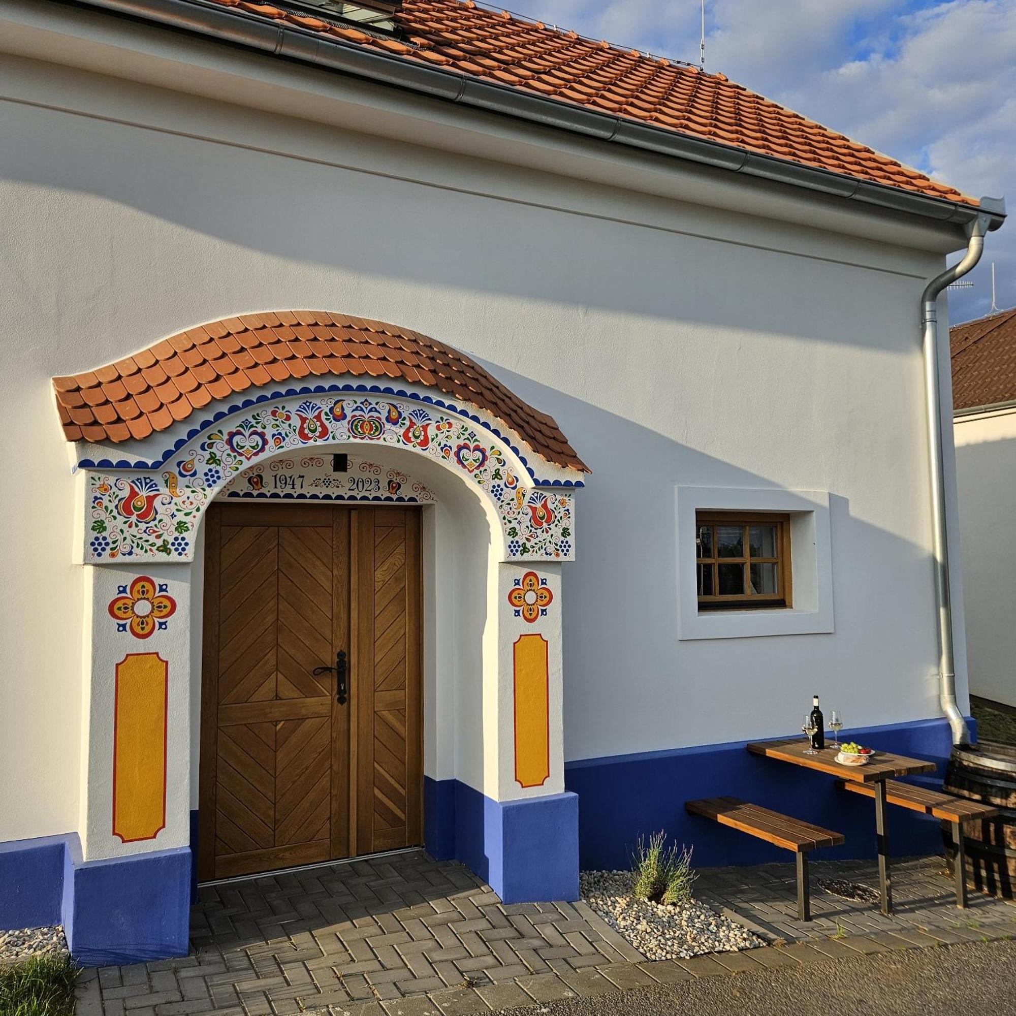 Pod Vinohradem - Apartmany & Vinne Sklepy Mutěnice Exteriér fotografie