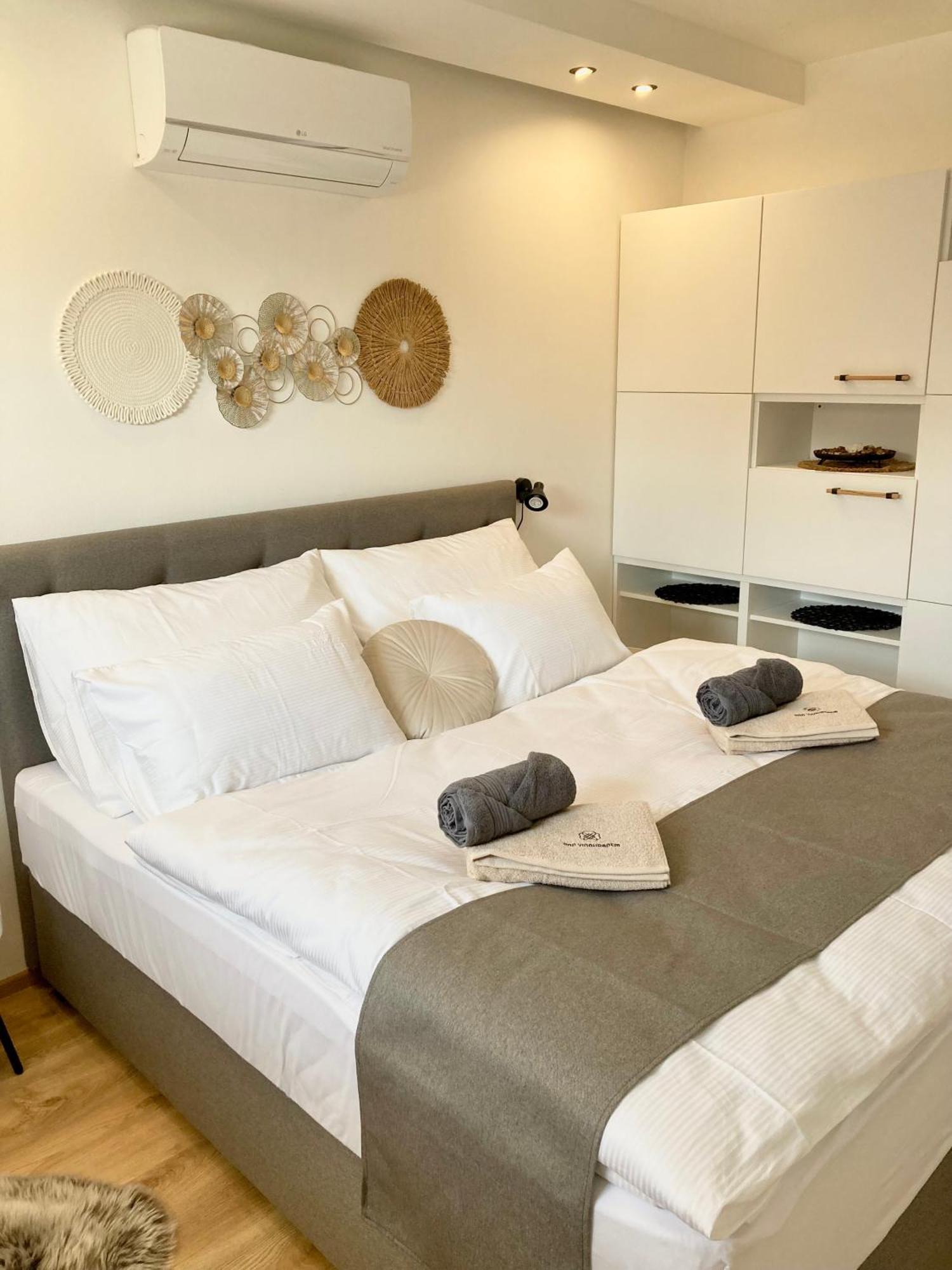 Pod Vinohradem - Apartmany & Vinne Sklepy Mutěnice Exteriér fotografie