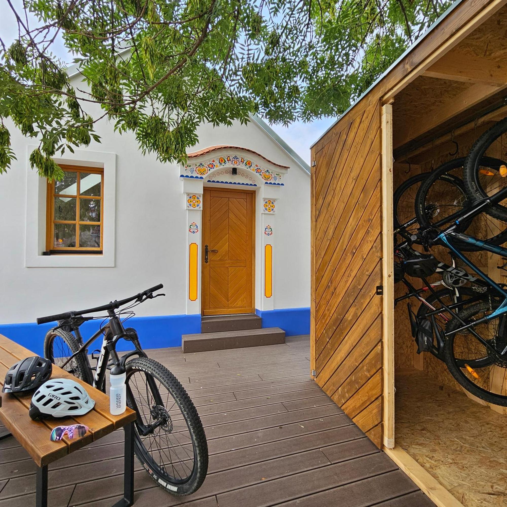 Pod Vinohradem - Apartmany & Vinne Sklepy Mutěnice Exteriér fotografie